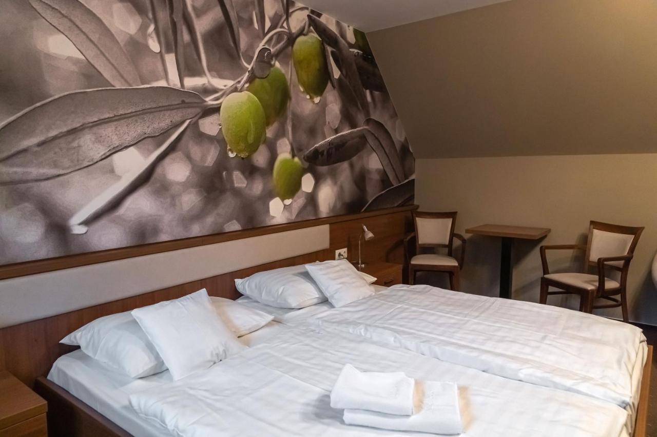 Oliva Hotel Veszprém Dış mekan fotoğraf